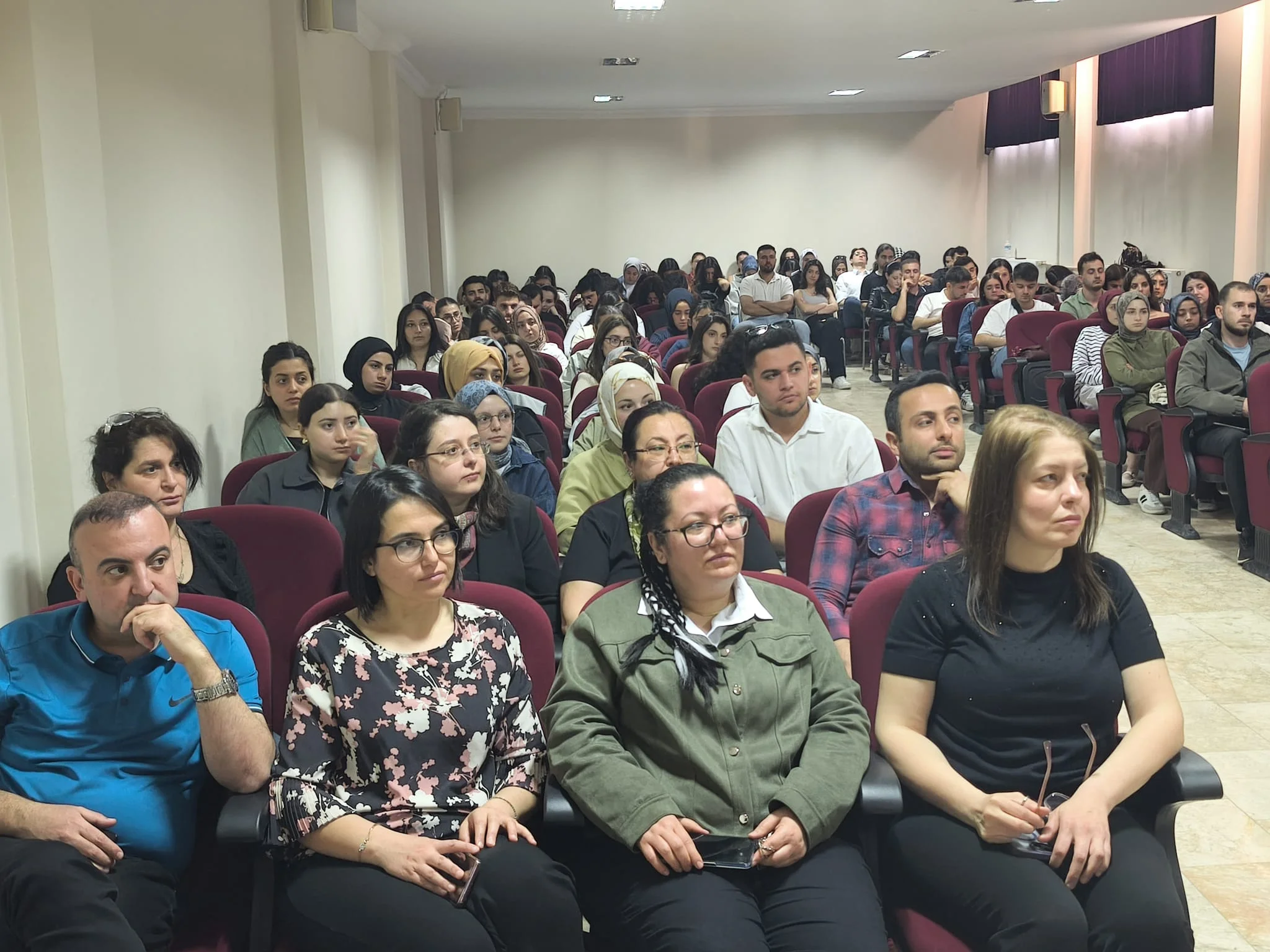 Akşehir Kadir YALLAGÖZ Sağlık Yüksekokulu Akademik-İdari Personel ve Öğrencilere Yönelik Seminer Gerçekleştirildi